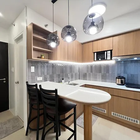 Condo Near Ayala Central Bloc - Avida Riala It Park