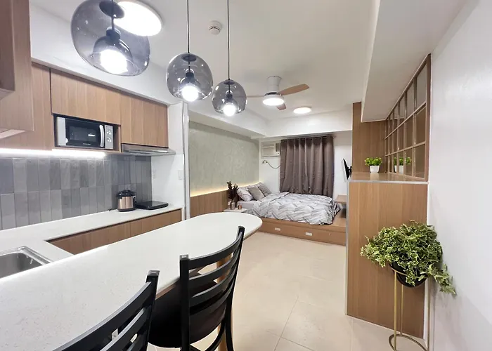 Near Ayala Bloc - Avida Riala It Park